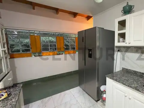 150 y 413 - Casa de un dormitorio- en venta- Arturo Segui - La Plata