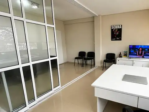 Oficina 2 ambientes con 1 baño