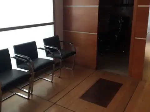 Oficina 6 ambientes con 2 baños