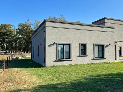 Casa en Venta en Campana, USD 230.000