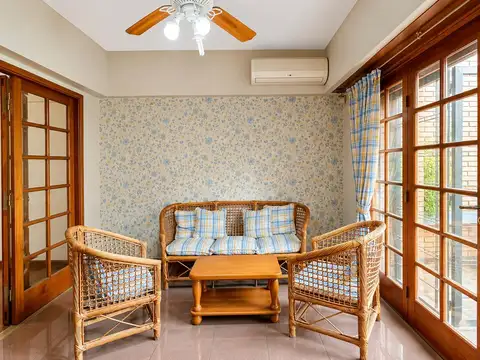 Casa 5 ambientes con 3 baños