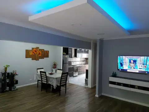 VENTA CASA 4 Amb C/Cochera y Fondo