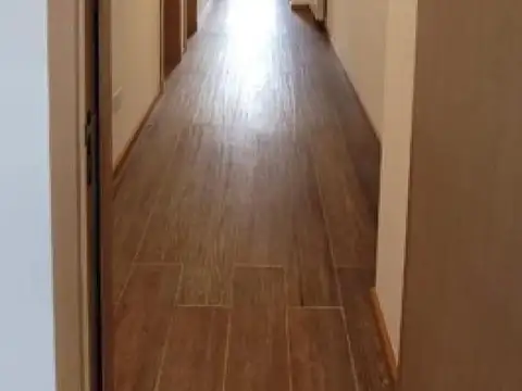 Casa 6 ambientes con 2 baños