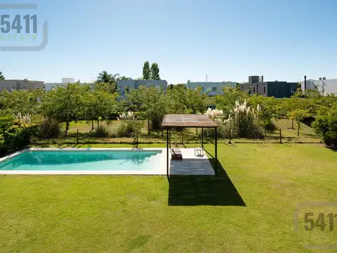 Casa 7 ambientes con 4 baños