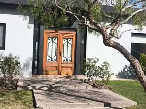 Venta Casa moderna c/pileta y parrila - Barrio San Ramiro – Pilar