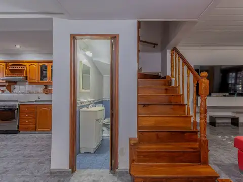 Casa 4 ambientes con 3 baños