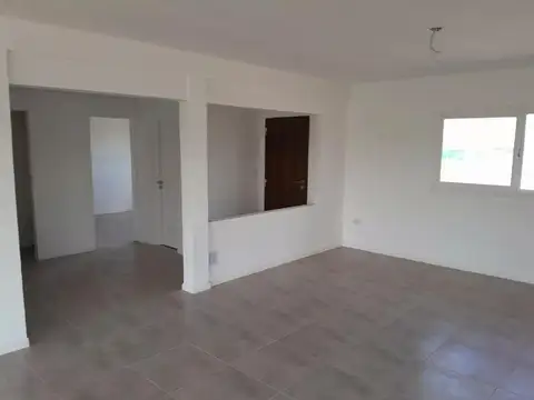 Casa 5 ambientes con 4 baños