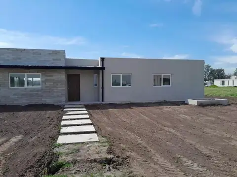 CASA VENTA "VILLA CAMPO TRES PINOS" -GRAL. RODRIGUEZ