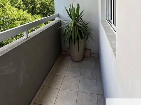44 E/23 y 24-Departamento en alquiler amoblado de 1 dormitorio en La Plata 500