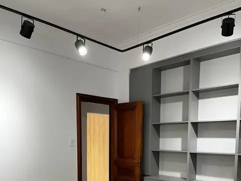 Oficina 4 ambientes con 1 baño