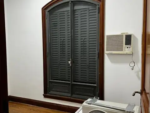 Oficina 4 ambientes con 1 baño