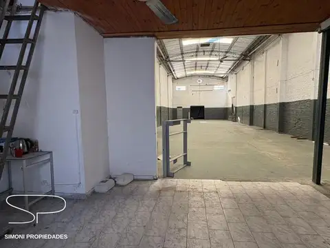 Galpón para uso industrial o depósito 317 m²