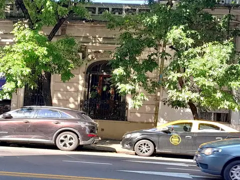 Casa 6 ambientes con 2 baños