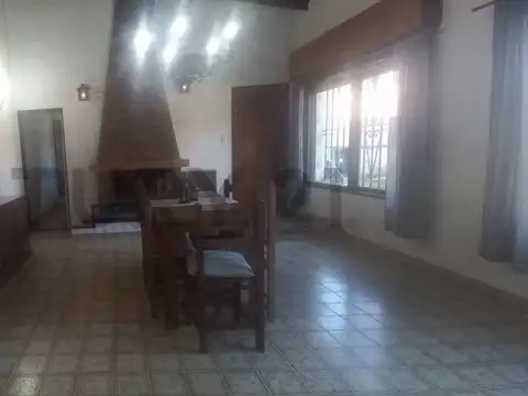Casa 3 ambientes con 2 baños