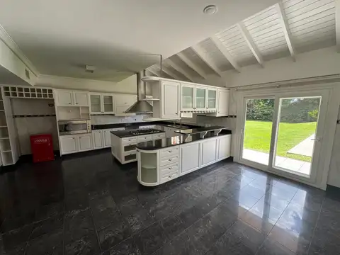 Casa 6 ambientes en venta La Horqueta barrio cerrado