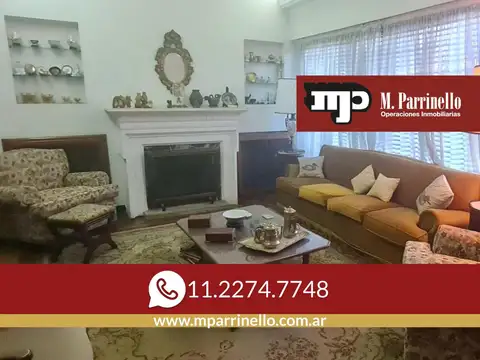 APTO CREDITO - TOMA MENOR VALOR - Casa de 4 ambientes con patio, terraza y cochera para refaccionar.