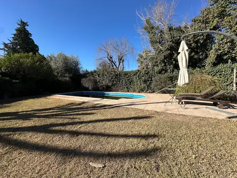 Casa 10 ambientes con 4 baños