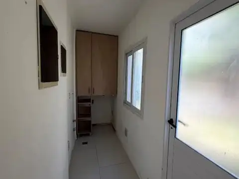 Casa en Alquiler con 2 cocheras