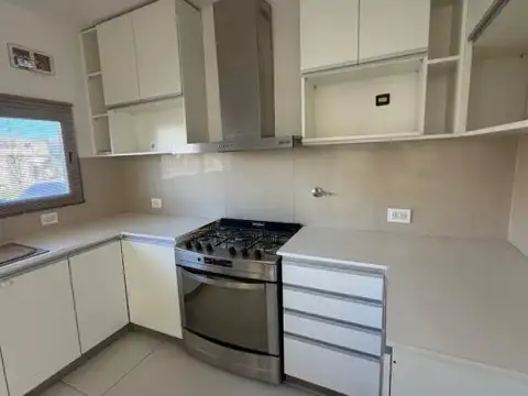 Casa en Alquiler en Pilar, USD 1.300