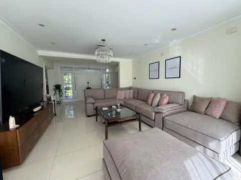 Casa 5 ambientes con 5 baños