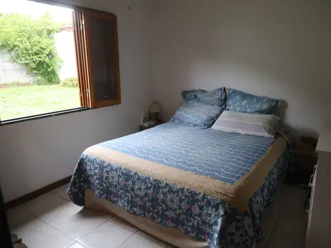 Se vende propiedad de 3 dormitorios 2 baños - GAS NATURAL -