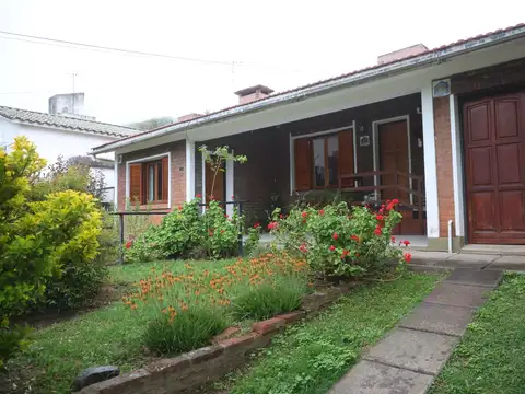 Se vende propiedad de 3 dormitorios 2 baños - GAS NATURAL -