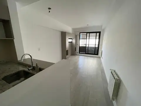 COQUETO MONOAMBIENTE, CON BALCÓN, TODO JERARQUÍA 