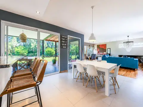 VENTA CASA 5 AMBIENTES SANTA TERESA VILLA NUEVA