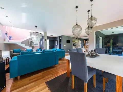 Casa 5 ambientes con 2 baños