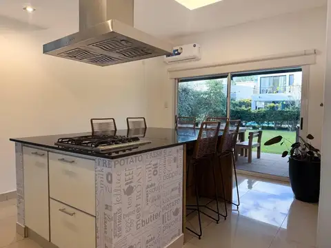 Casa en Alquiler en Haras María Victoria, USD 2.000