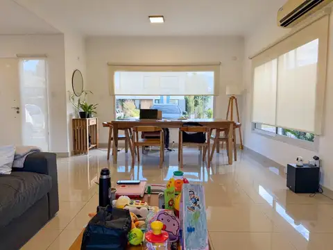 Casa en Alquiler de 3 dormitorios