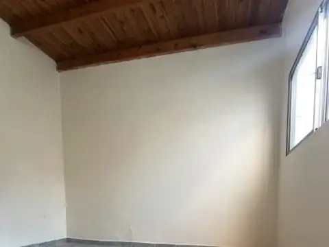 Departamento en Alquiler en Sarandi, $ 450.000