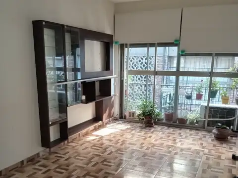 3 ambientes amplios en excelente estado