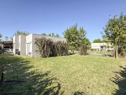 CASA EN VENTA IMPECABLE Y MODERNA EN BARRIO EL ALJIBE - APTA CREDITO HIPOTECARIO