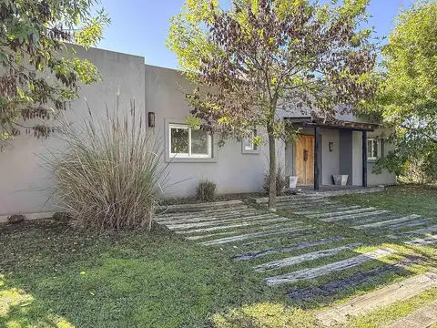 CASA EN VENTA IMPECABLE Y MODERNA EN BARRIO EL ALJIBE - APTA CREDITO HIPOTECARIO