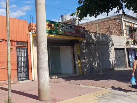 Montes de Oca  al 800