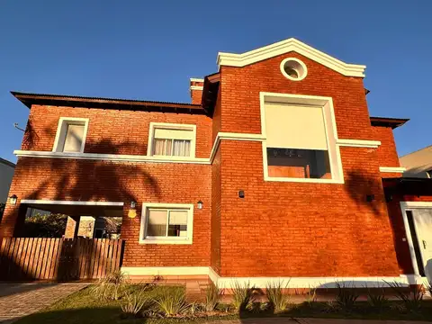 Casa en Alquiler de 3 dormitorios