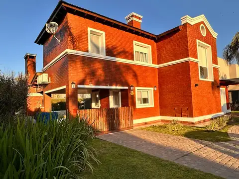 Funes Hills Cadaques Lote 241. Increíble. Piscina.