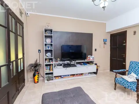 Casa 5 ambientes con 1 baño