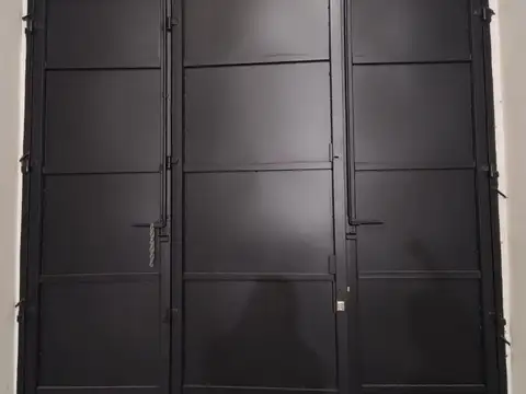 Local en Alquiler en Flores, USD 1.400