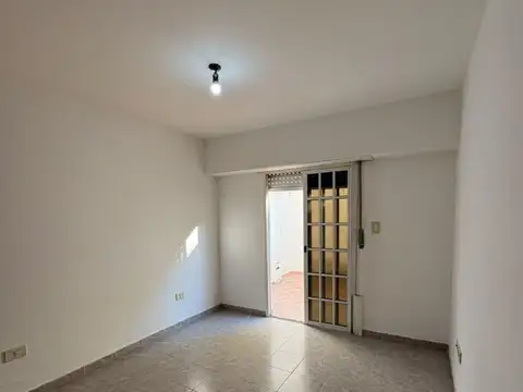 Depto Tipo Casa en Alquiler en Ramos Mejía, $ 550.000