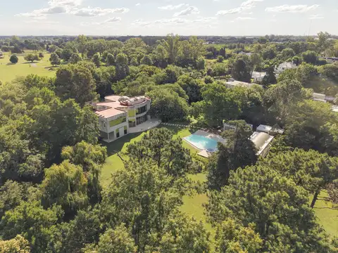 casa con amplio parque en San Diego