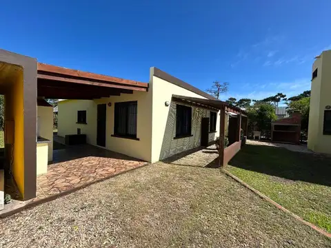 Calle Aguirre A pasos de Avenida Anaconda. 100