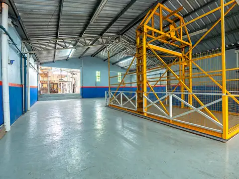 Galpon Ituzaingo Norte 500 mts2 elevador 3000kg
