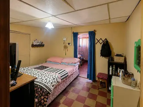 Casa 7 ambientes con 1 baño