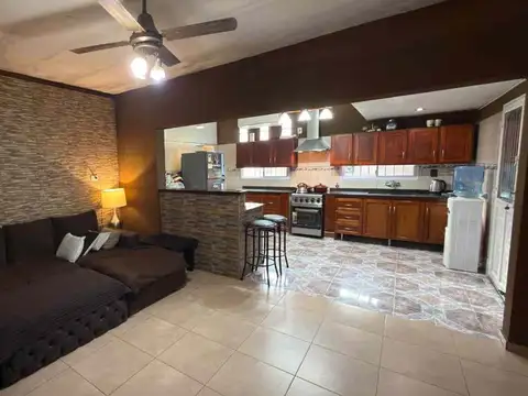 Casa en Venta en Temperley, USD 145.000