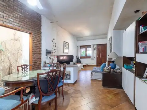 Casa 3 ambientes con 2 baños