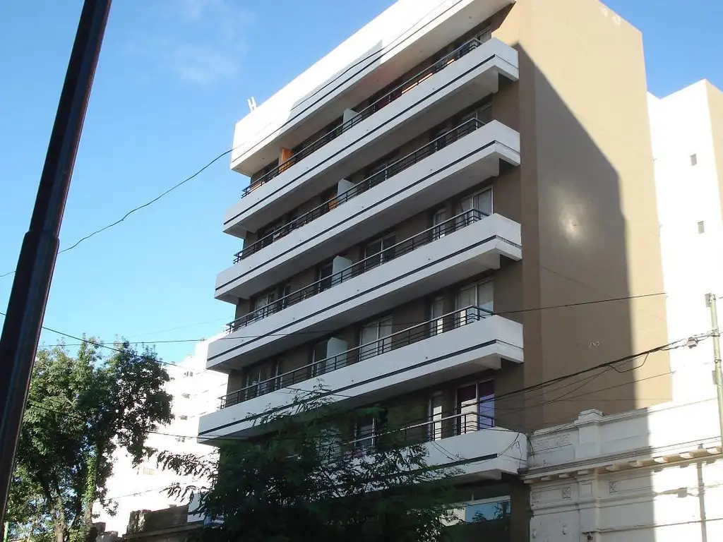 49 e/ 2 y 3 Nº388