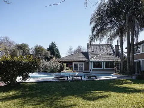 Casa 4 dormitorios en Pilar del Lago