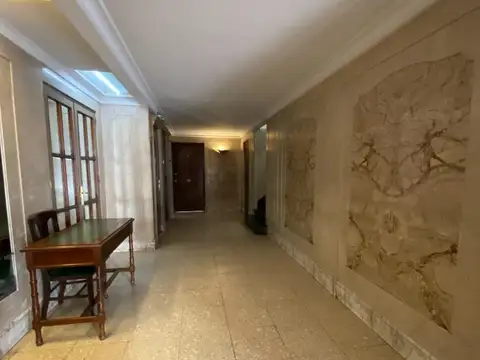 Beruti 3100, Piso PB